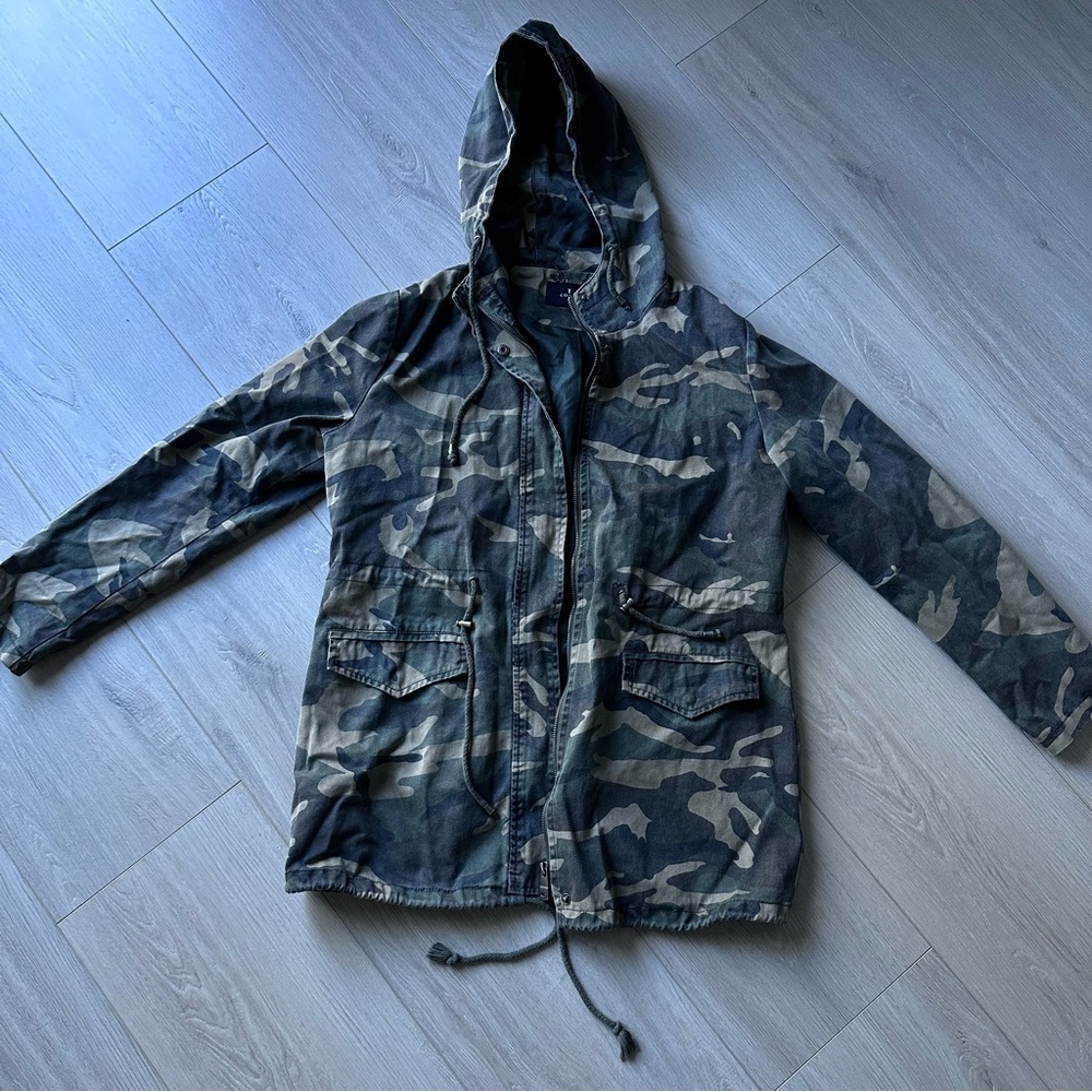 Women's Camouflage Army Hooded Utility Jacket size medium